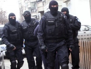 Sibieni cercetaţi pentru trafic de persoane şi proxenetism