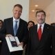 Klaus Iohannis a primit Crucea de Ofiţer al Ordinului pentru Merite al Republicii Federale Germania