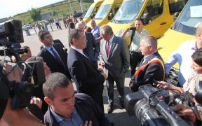 Încă şapte comune au primit autobuze şcolare