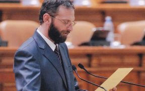 „O mână” întinsă tinerilor