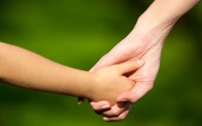 Aplicați ACUM pentru O VIAȚĂ ÎN SIGURANȚĂ FĂRĂ VIOLENȚĂ DOMESTICĂ