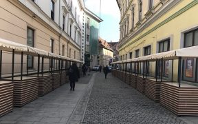 Standuri noi pentru comercializarea produselor handmade și de artizanat pe strada Papiu Ilarian