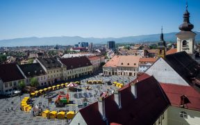 La Târgul de Paști din Sibiu oricine își poate face propriile lumânări