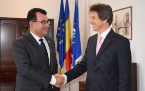 Noul Consul al Germaniei în vizită la Prefectura Sibiu