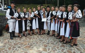 Ceata Junilor premiată la Festivalul Ansamblurilor Folclorice „Cântecele Oltului”