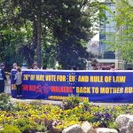 VIDEO: Protestatari ajunşi la Poliţie