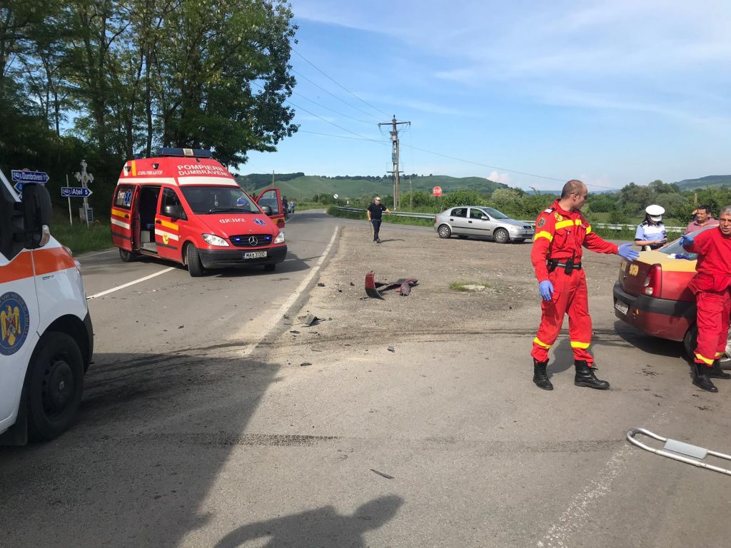 FOTO: Neacordare de prioritate, accident rutier între Alma și Smig