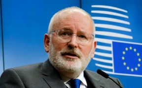 Suse: Timmermans discută la Sibiu cu socialiştii, fără PSD