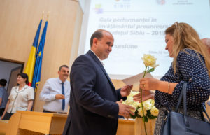 100 de elevi premiați cu 70.000 lei în „Gala performanței”