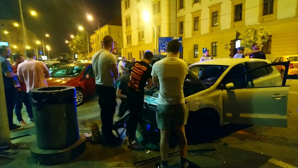 Accident fără victime dar cu scandal pe Calea Dumbrăvii din Sibiu