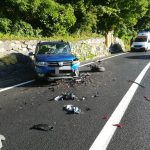 A pătruns pe contrasens și a intrat în coliziune cu un autoturism