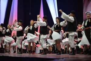 Veteranii Junii Sibiului la Festivalului Internaţional de Muzică şi Folclor din Grecia