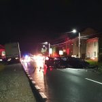 VIDEO-FOTO: ACCIDENT GRAV la intrare în localitatea Slimnic între două autoturisme și un autocamion