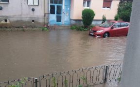 FOTO & VIDEO: Inundații la Mediaș | Altă ploaie, aceleași probleme