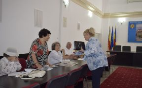 Prefectul Minea vrea mai multe servicii sociale pentru vârstnici