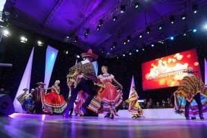 Junii Sibiului și Silvia Macrea, onorați pe scena Festivalului „Cântecele Munților”