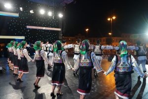 Junii Sibiului și Silvia Macrea, onorați pe scena Festivalului „Cântecele Munților”