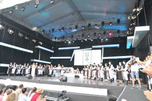 Junii Sibiului și Silvia Macrea, onorați pe scena Festivalului „Cântecele Munților”