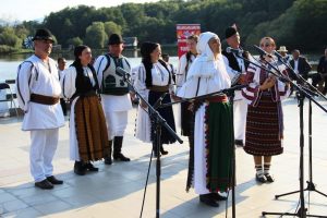 La sfârșitul lunii are loc Festivalul Tarafuri și Fanfare
