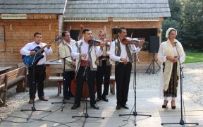 La sfârșitul lunii are loc Festivalul Tarafuri și Fanfare