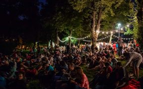 Cinema în aer liber în Parcul Sub Arini
