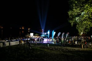Night Cross Challenge a adus la start sute de alergători