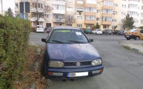 Primăria eliberează orașul de mașini abandonate