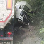 FOTO: Accident între Călimănești și Brezoi după ce un șofer ar fi adormit la volan