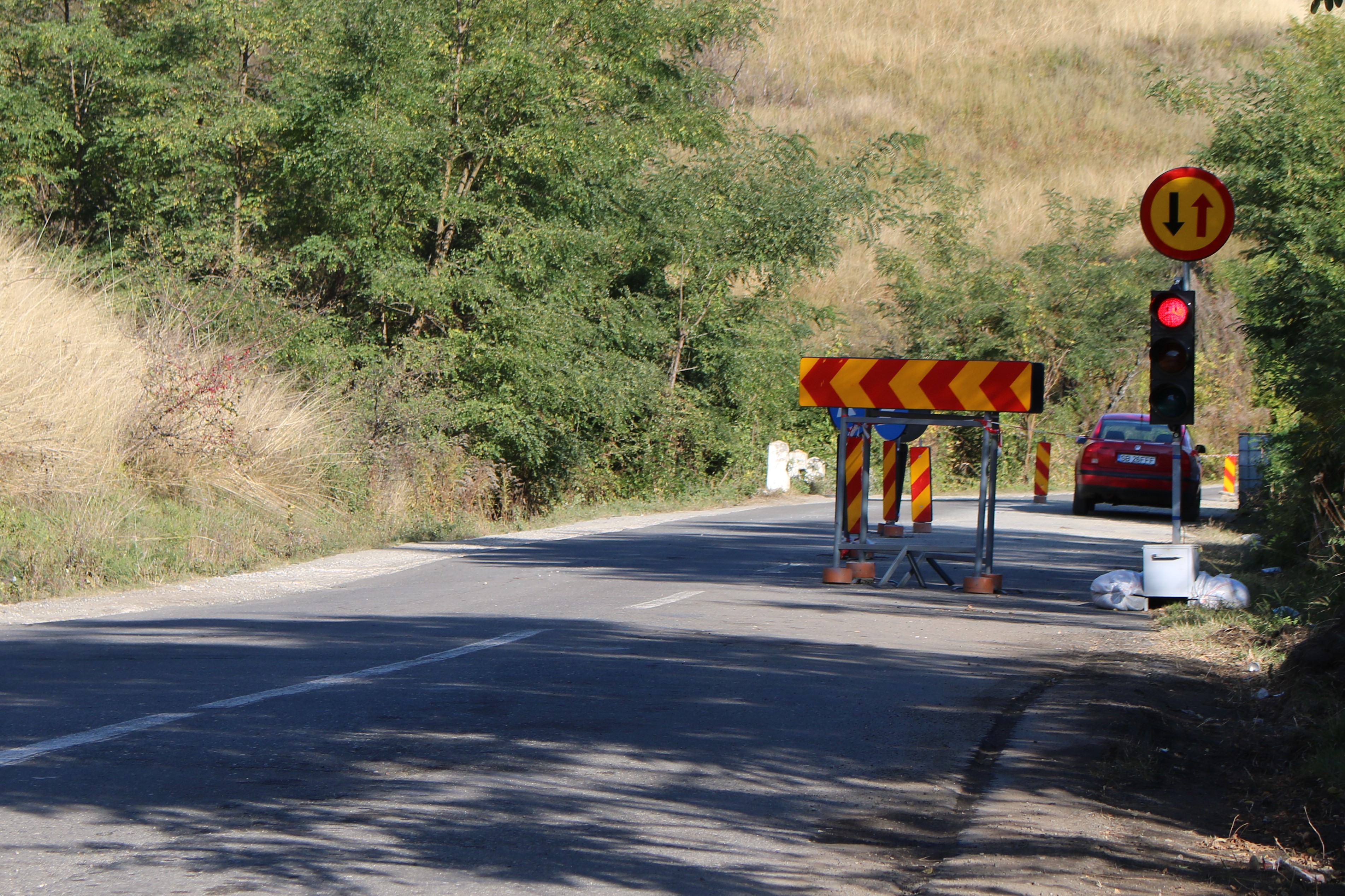 Au furat bateriile semafoarelor de pe drumul în lucru DJ 141 Mediaș-Bârghiș