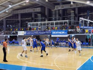 Baschetbaliștii CSM Mediaș au dominat terenul echipei CSM Tg Jiu, scor final 98-80