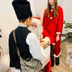 Raluca Turcan “a vorbit” cu Moș Crăciun și l-a rugat să se întâlnească cu 50 de copii nevoiași
