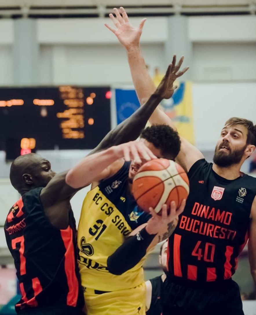 Formația lui Dan Fleșeriu a învins cu greu echipa Dinamo București