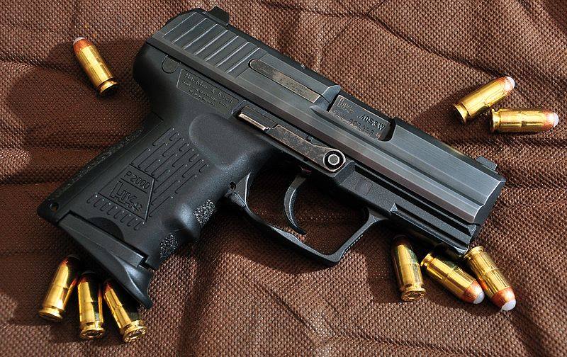 Polițiștii au confiscat un pistol deținut ilegal de către un bărbat din Dârlos
