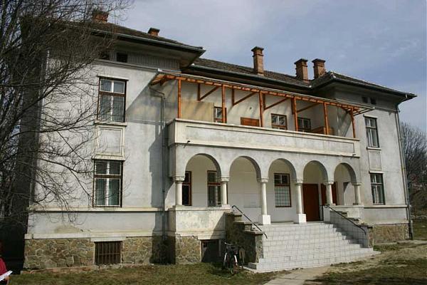 Timp de şapte zile, la biserica spitalului de boli pulmonare preoții vor oficia o slujbă de maslu pentru bolnavii din China