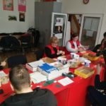 Crucea Roșie confecționează mărțișoare pentru fapte bune