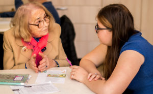 Voluntariatul, o soluție pentru vârstnicii care se simt inutili și singuri
