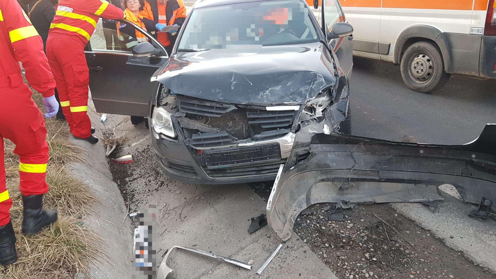 O persoană rănită în urma unui accident rutier la ieșire din Târnava