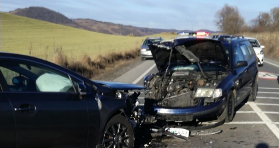 Trei mașini implicate într-un accident rutier lângă localitatea Târnava Trei mașini implicate într-un accident rutier lângă localitatea Târnava