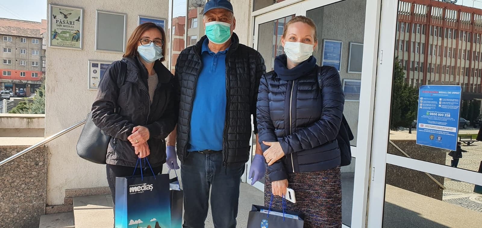FOTO: Primăria Mediaș a dotat medicii de familie cu măști de protecție și mănuși