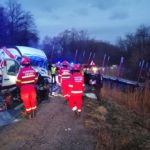 Doi morți în urma unui impact frontal între un microbuz și un autocamion