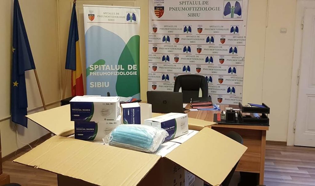 Și tatăl meu a fost la voi și l-ați ajutat. Atât pot eu să fac.