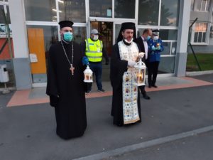 Foto | Lumina Sfântă de la Ierusalim a ajuns în Sibiu