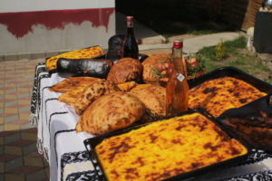 Foto | Mama Ica și „Hencleșul” cu miros de copilărie