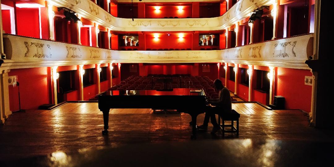Filarmonica de Stat Sibiu a implementat activitatea de tip ”telemuncă”