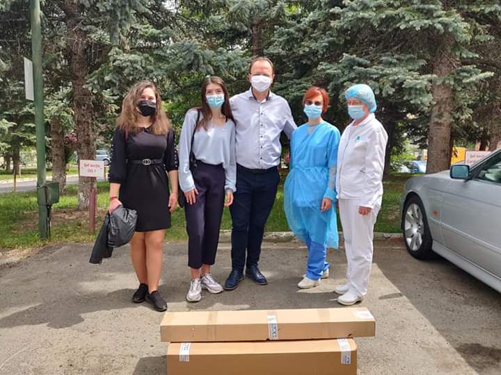 Două lămpi sterile cu raze UV în valoare de 5085 RON, donate spitalelor din Sibiu