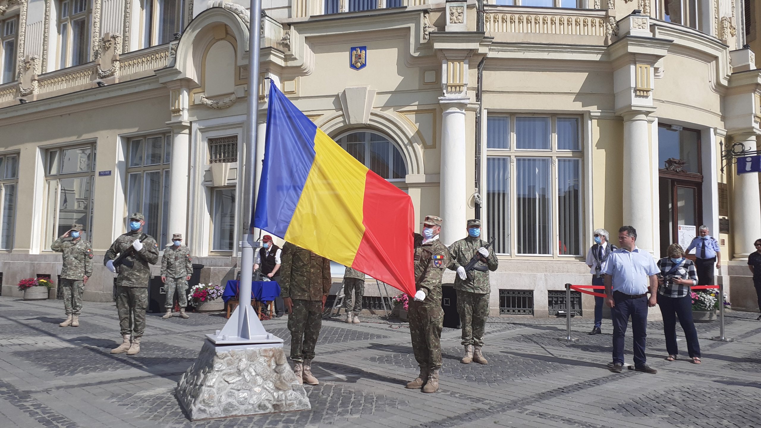 FOTO/ VIDEO Ziua Drapelului Național, sărbătorită în Piața Mare