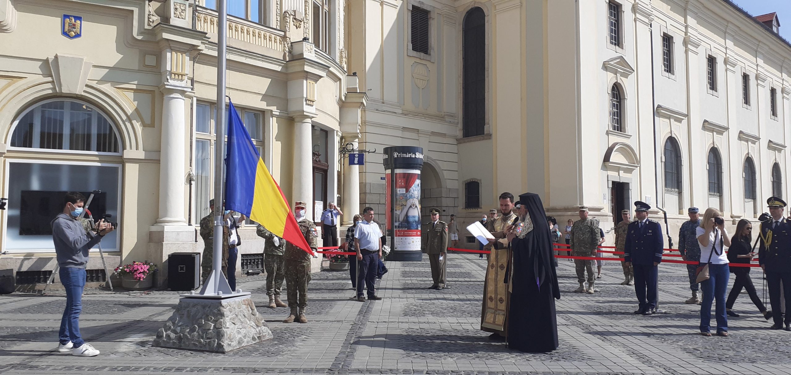 FOTO/ VIDEO Ziua Drapelului Național, sărbătorită în Piața Mare