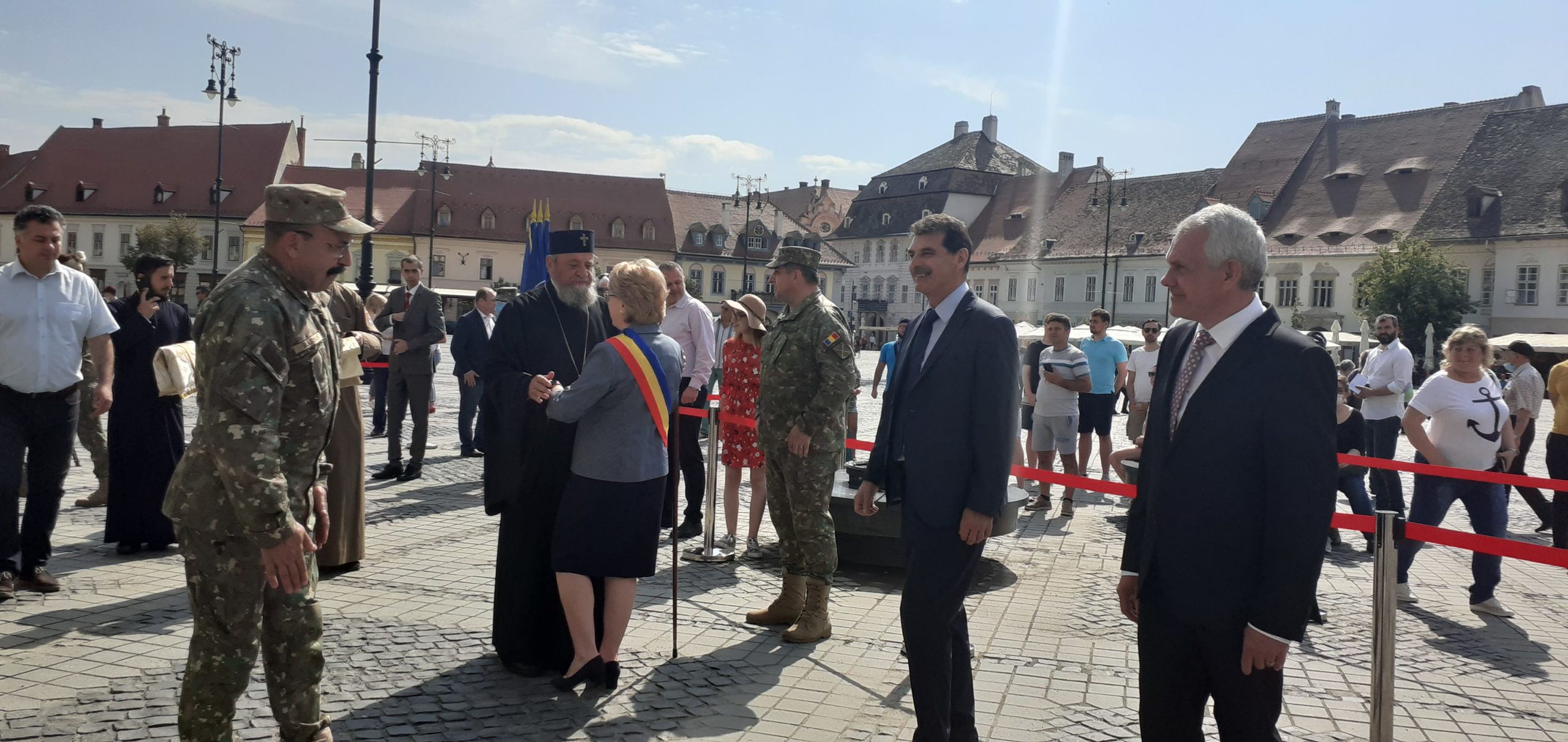 FOTO/ VIDEO Ziua Drapelului Național, sărbătorită în Piața Mare