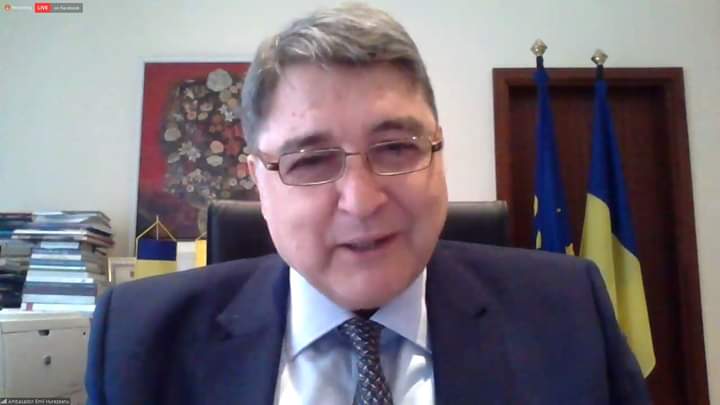 Sibianul Emil Hurezeanu este mentor de diplomație Laude-Reut