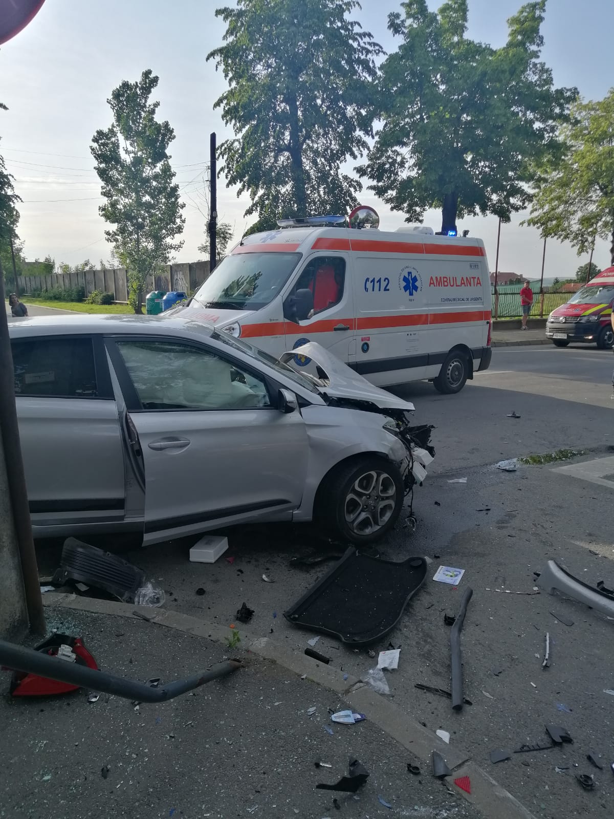 FOTO | 4 persoane rănite într-un accident auto produs în intersecția strada Șoima cu bulevardul Victoriei